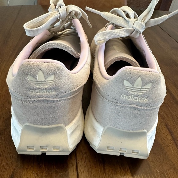 adidas Women’s Size 10 Original Sneakers Retropy Beige White Pink Athletic - Picture 6 of 8